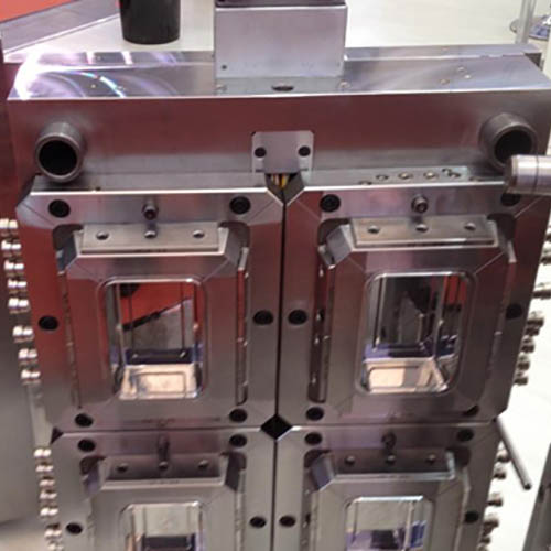 Lunch-Box Molding