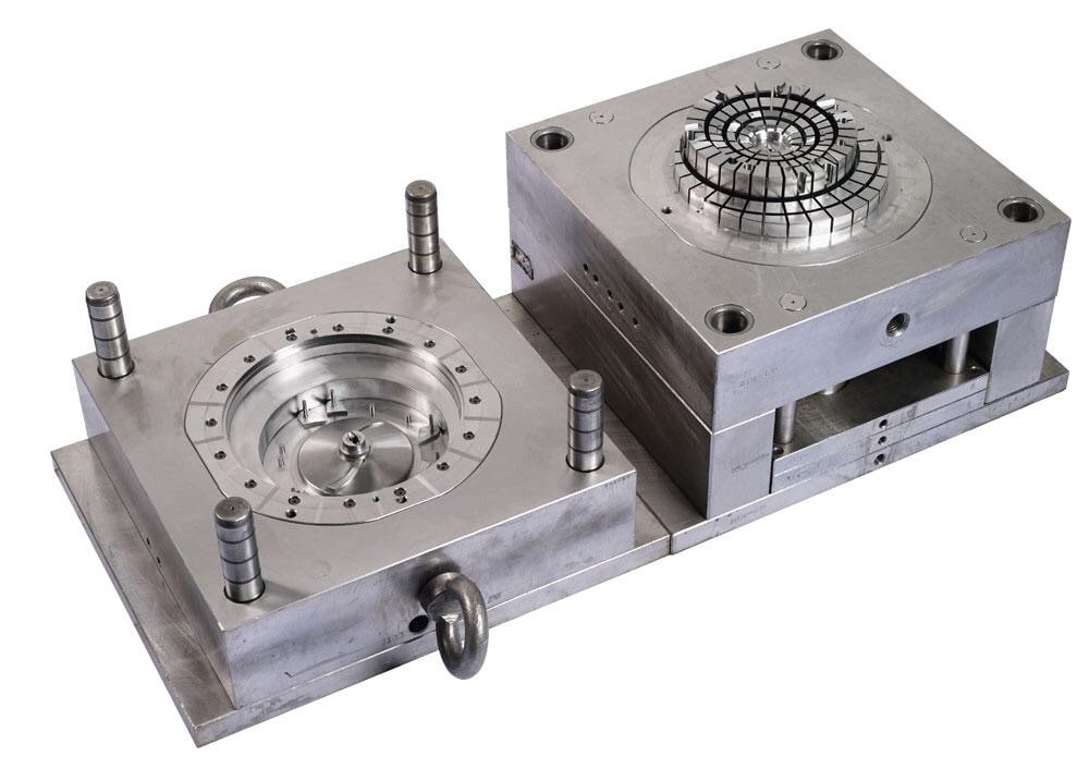 Plastic injection mold manufacturing